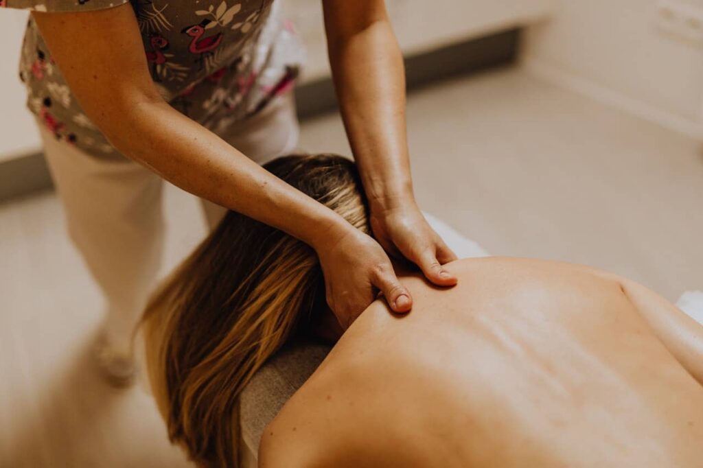 Le massage dans l'histoire 5 L'art du massage a toujours été tenu en grande estime en Inde